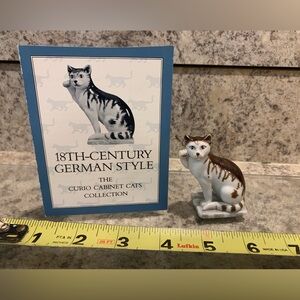 Franklin Mint Curio Cabinet Cat FIGURINE18TH-CENTURY German Style 1980s Vintage